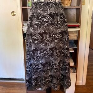 Black and White Leaf Print Skirt